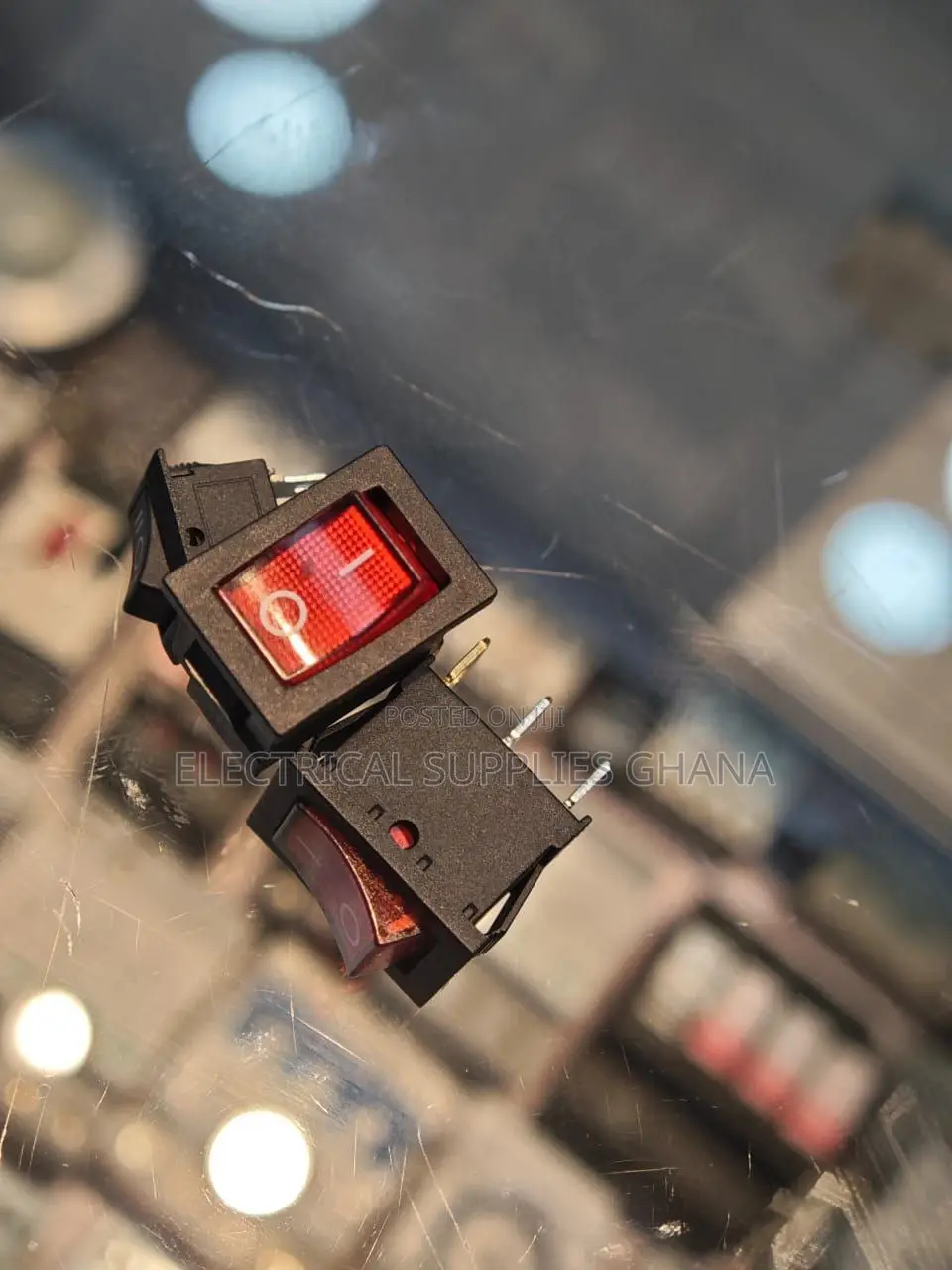 Rocker Switch on/Off 3-Pin 220v