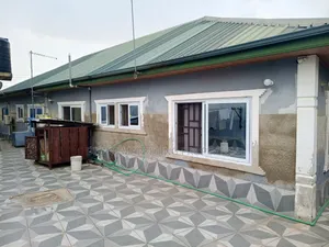 5bdrm House in 3 Junction Area, Amasaman for sale