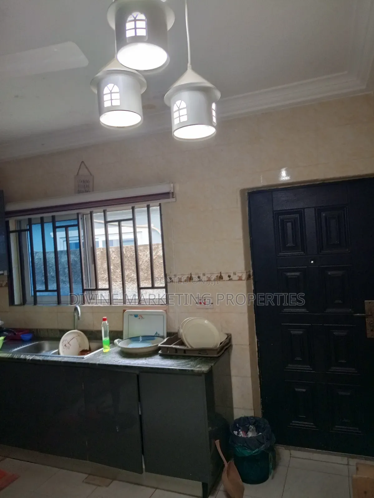5bdrm House in 3 Junction Area, Amasaman for sale