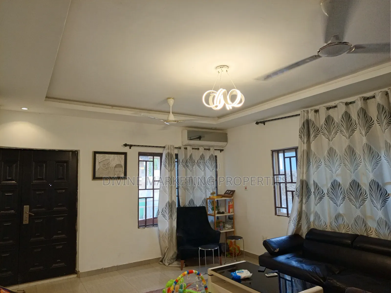 5bdrm House in 3 Junction Area, Amasaman for sale