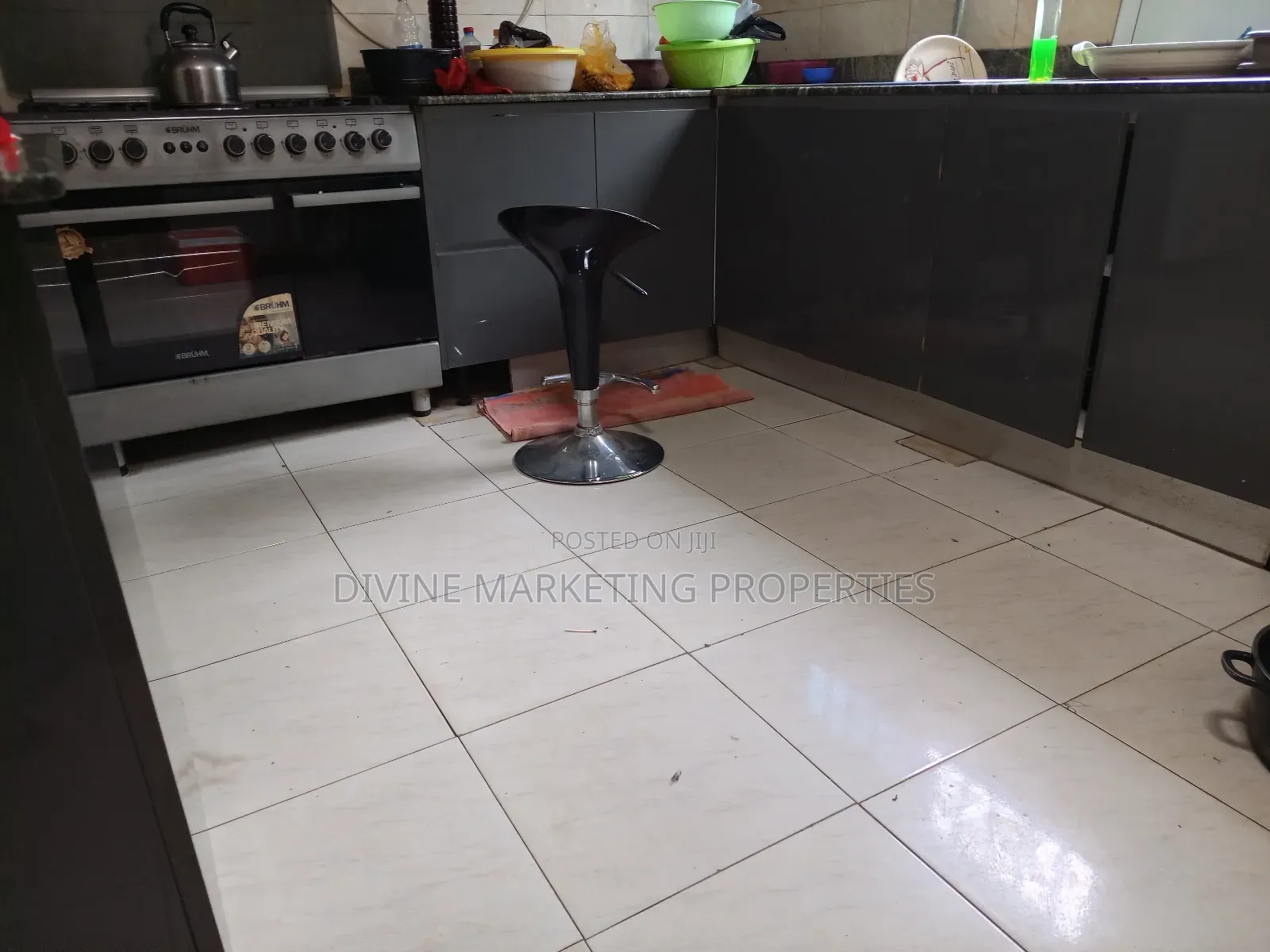 5bdrm House in 3 Junction Area, Amasaman for sale