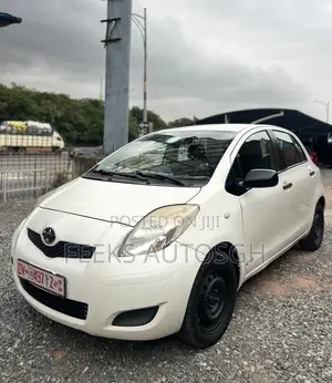 Toyota Yaris 2010 White