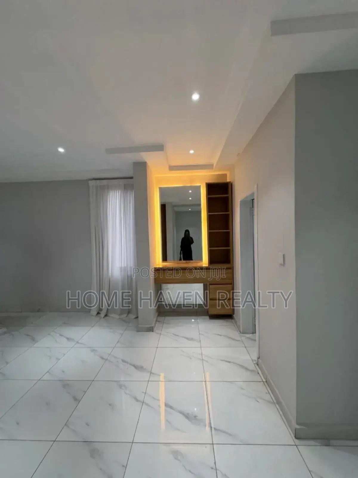 4bdrm House in Lakeside for sale