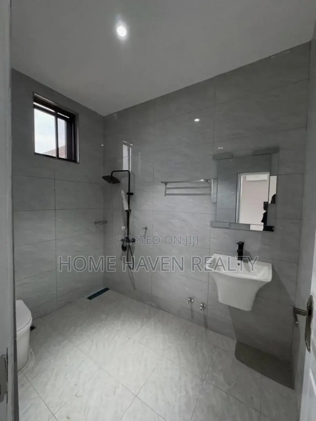 4bdrm House in Lakeside for sale
