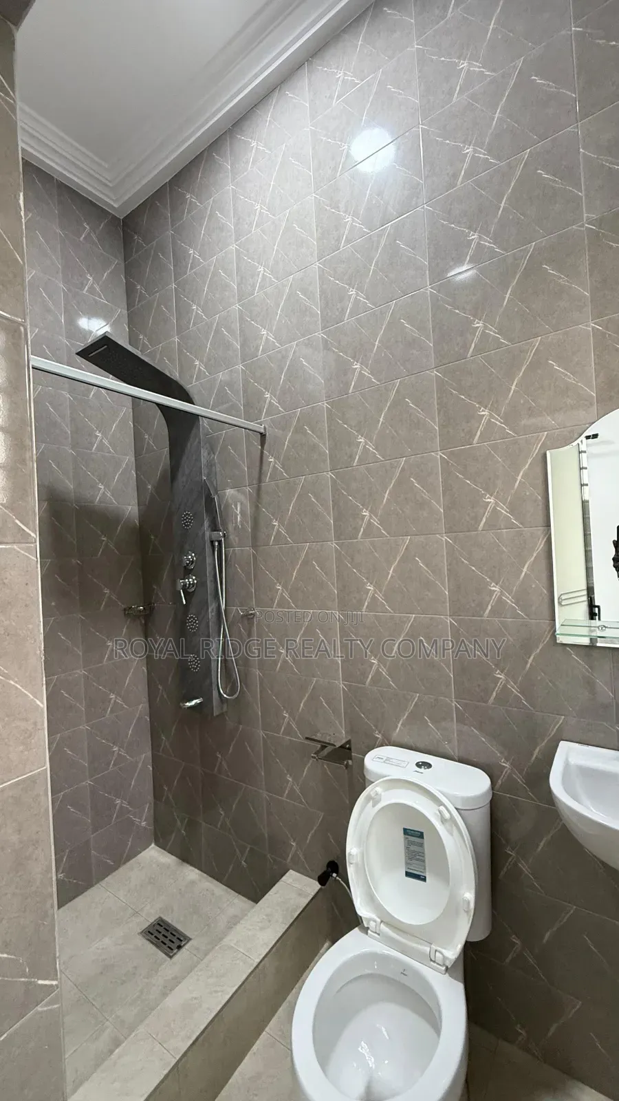 2bdrm Apartment in Spintex Around, Accra Metropolitan for rent