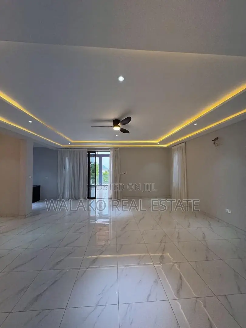 4bdrm House in Lake Side Estate for sale
