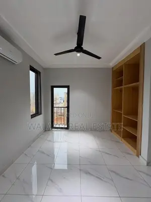 4bdrm House in Lake Side Estate for sale