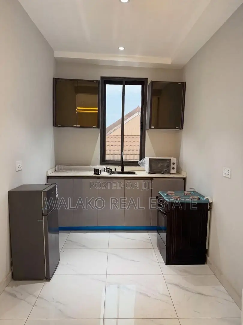 4bdrm House in Lake Side Estate for sale