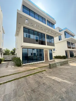 4bdrm Townhouse / Terrace in Cantonment, Acquinas for rent