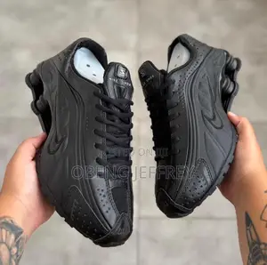 Original Nike Shox R4 Black/ Metallic Silver