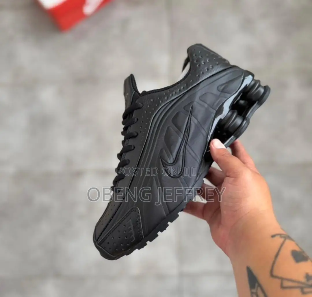 Original Nike Shox R4 Black/ Metallic Silver