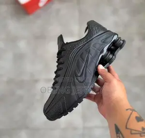 Original Nike Shox R4 Black/ Metallic Silver