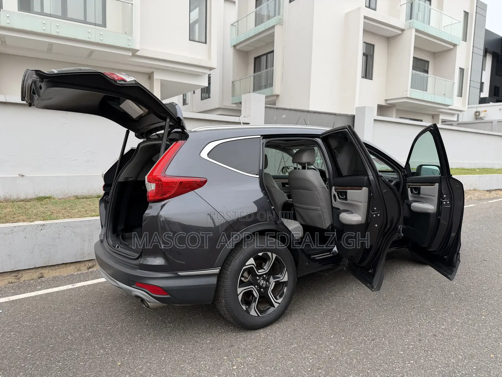 Honda CR-V Touring 4dr SUV AWD (1.5L 4cyl CVT) 2017 Gray