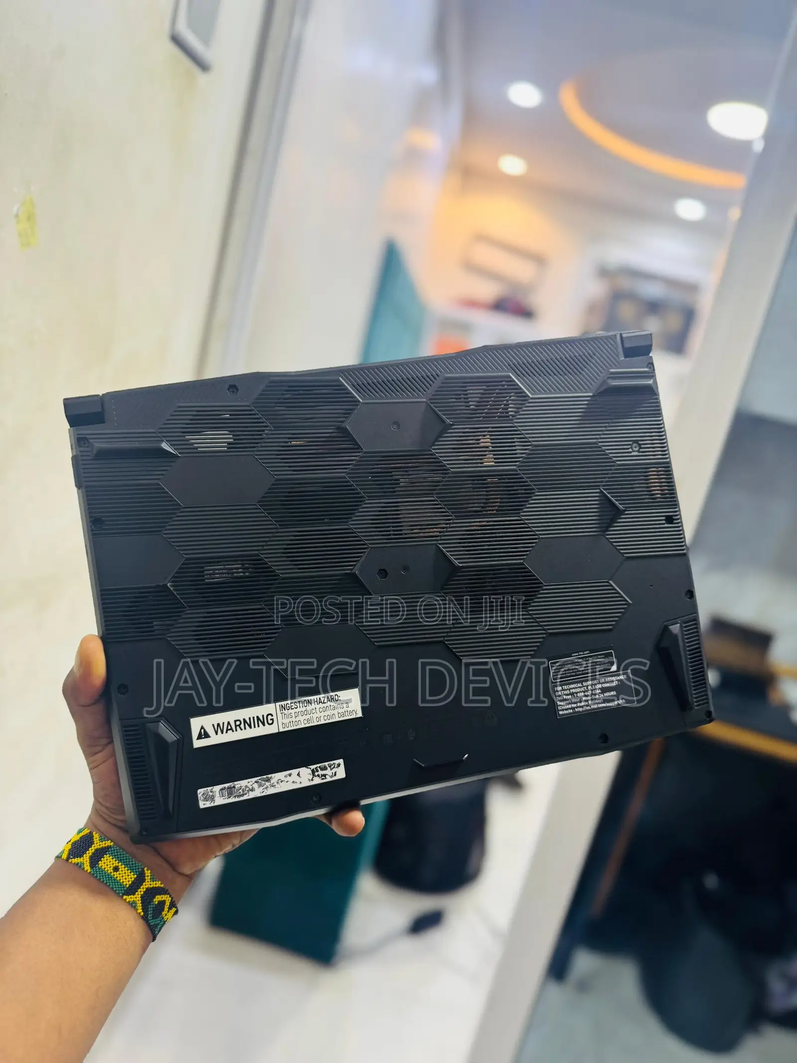 Laptop MSI Katana 15 16GB Intel Core i7 SSHD (Hybrid) 1T