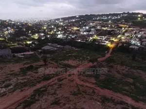 Land in Kwabenya
