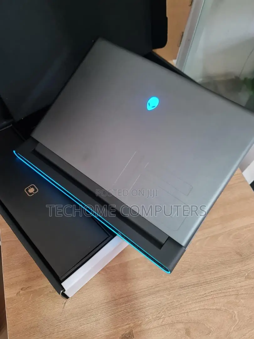 New Laptop Alienware M17x R2 16GB AMD Ryzen 9 SSD 1T