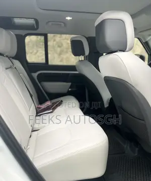 Land Rover Defender 2025 White