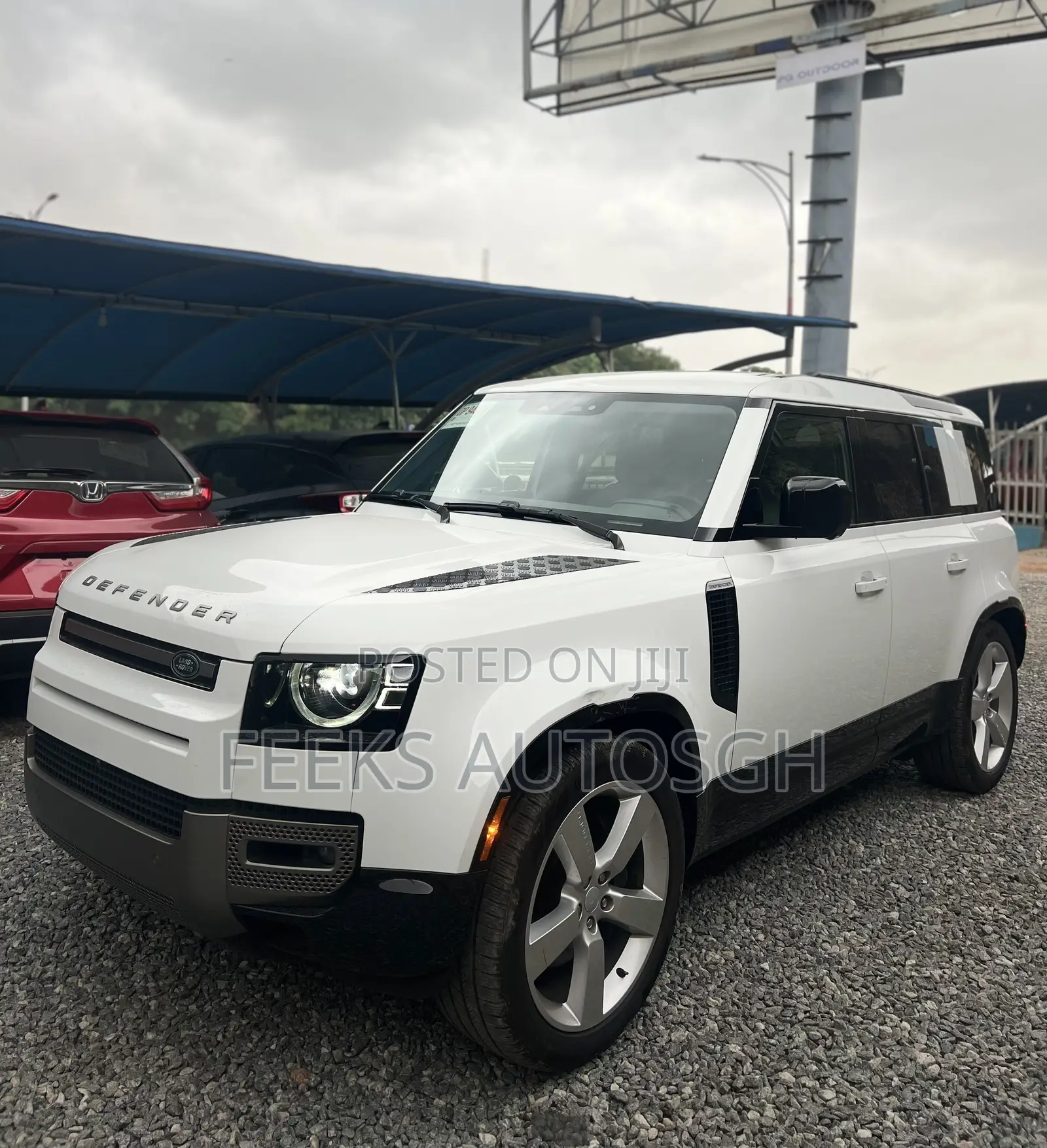 Land Rover Defender 2025 White