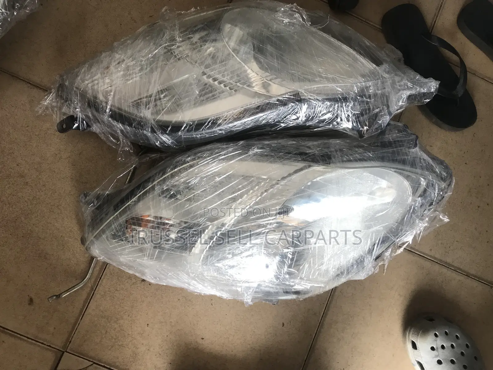 Toyota Yaris/Vitz Head Light 2010 Pair