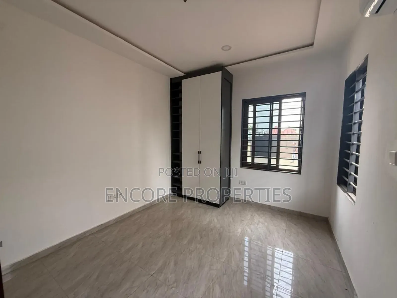 Furnished 3bdrm House in Lake Side Estate for sale