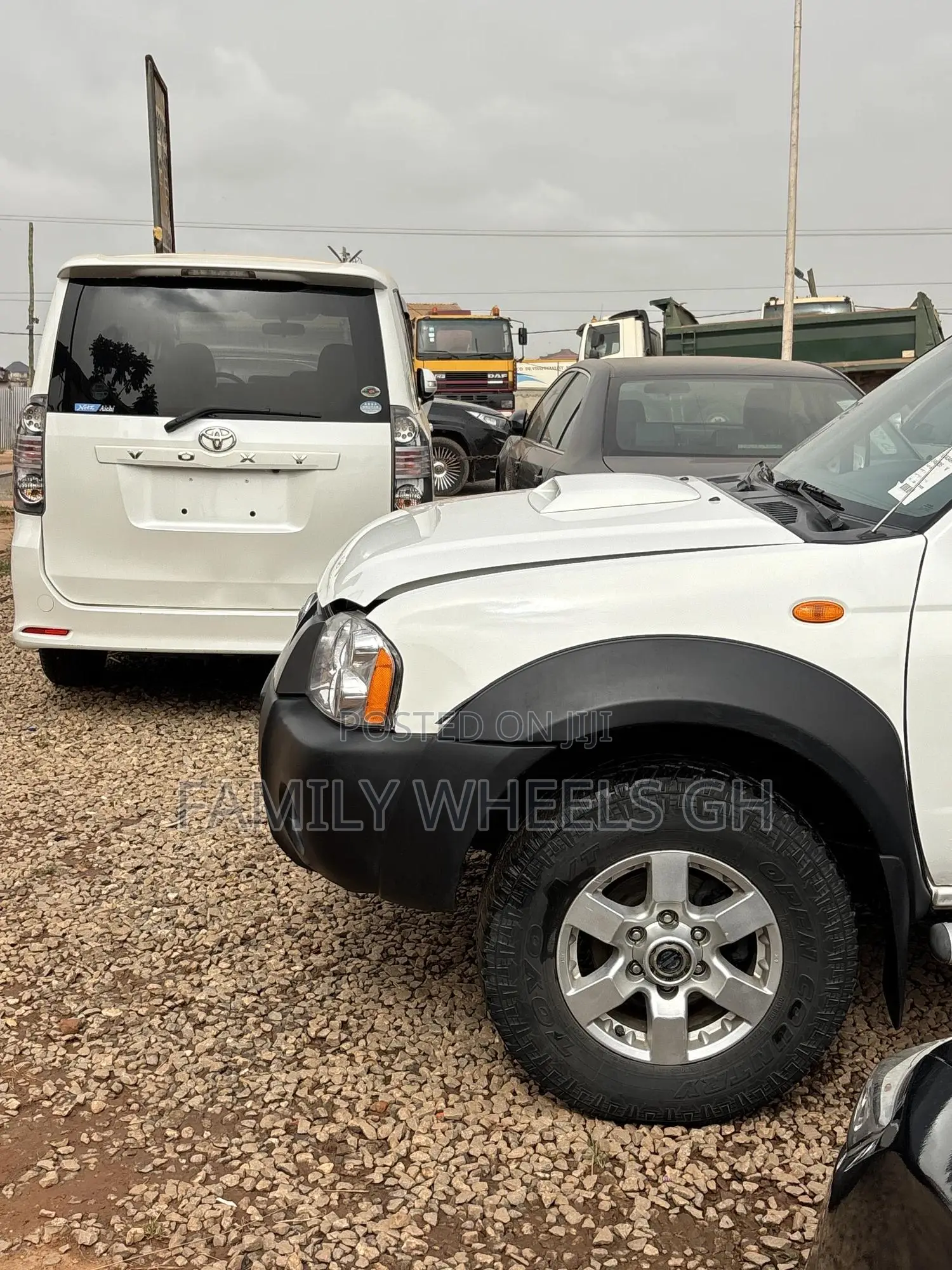 Nissan Hardbody 2012 White