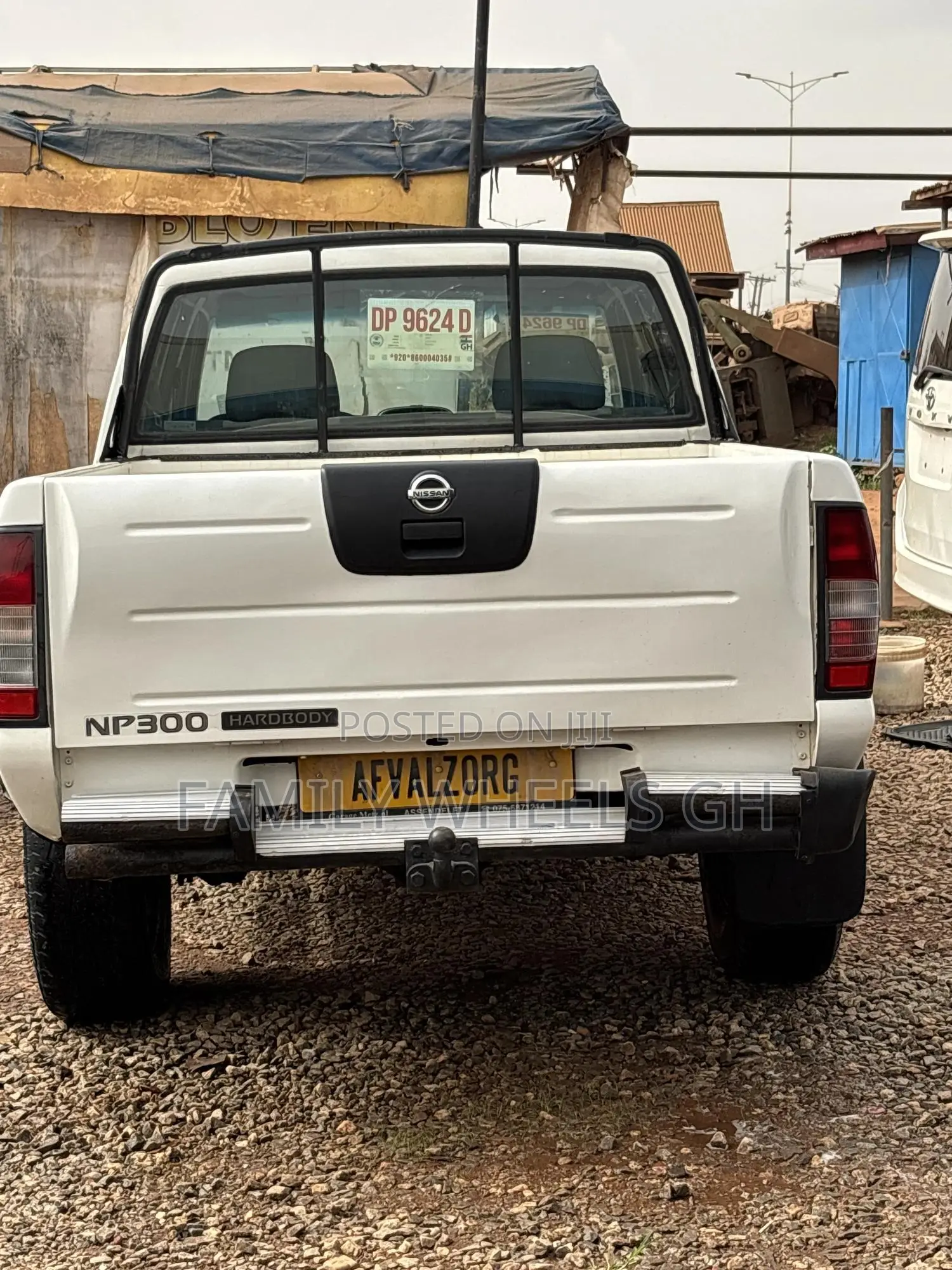 Nissan Hardbody 2012 White