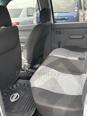 Nissan Hardbody 2012 White