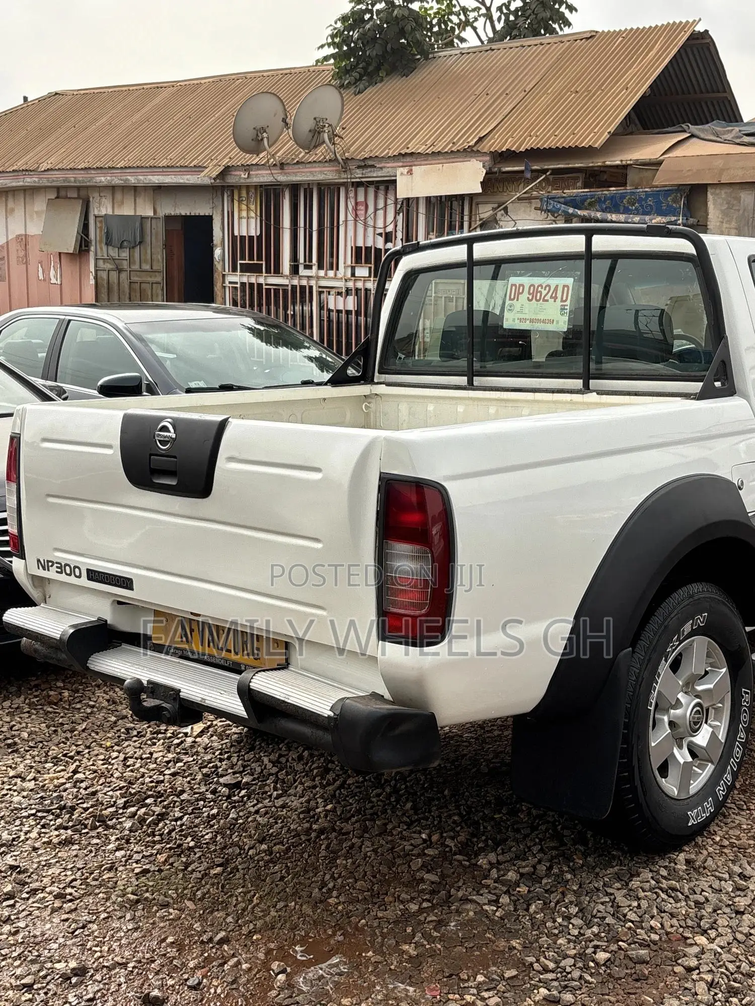 Nissan Hardbody 2012 White
