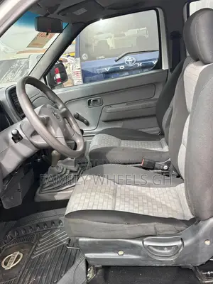Nissan Hardbody 2012 White
