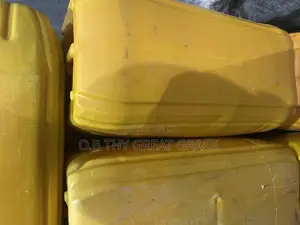 Sticky and Heavy Organic Hive Honey  in 25 Liters