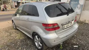 Mercedes-Benz C200 2010 Gray