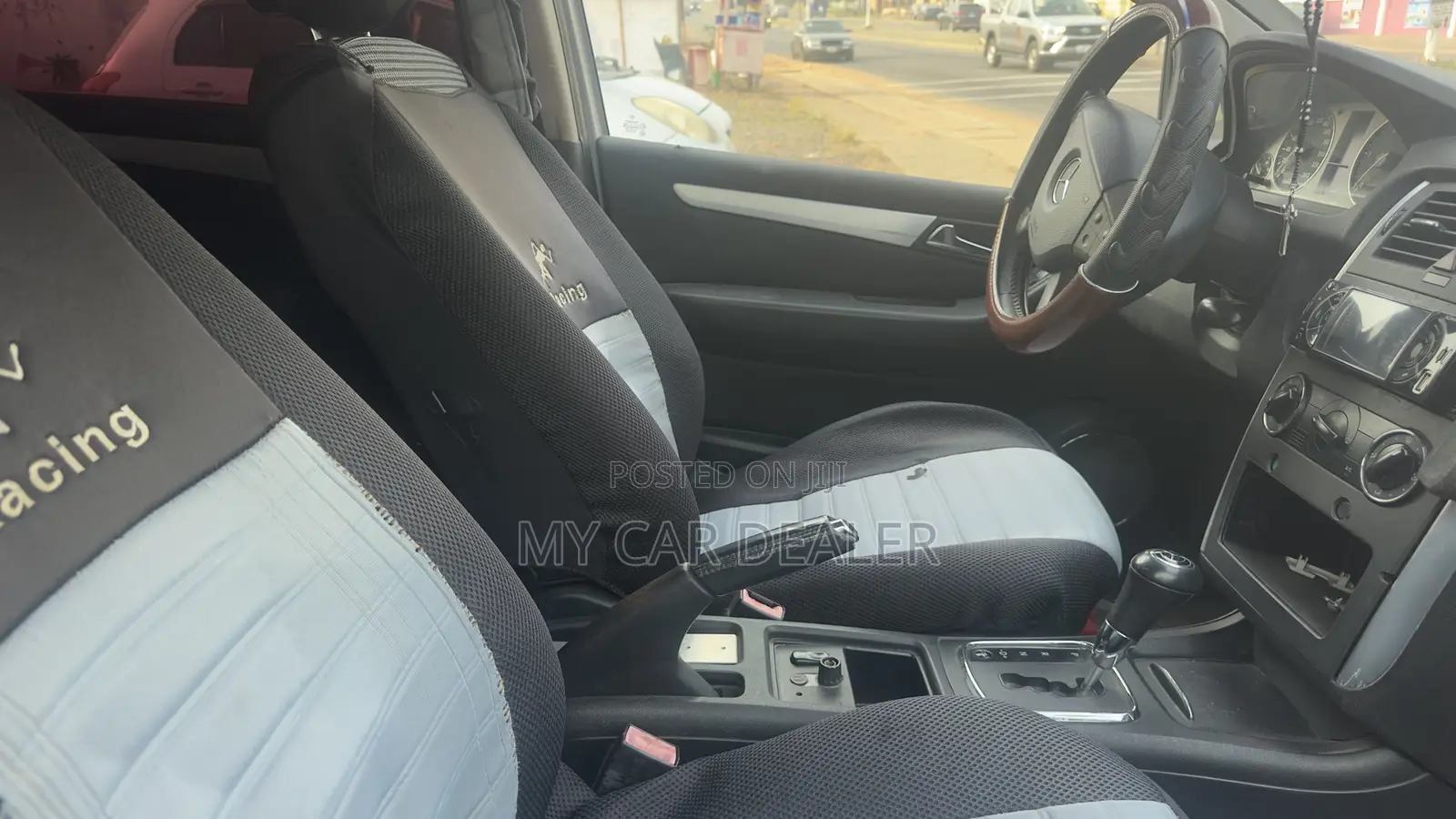 Mercedes-Benz C200 2010 Gray
