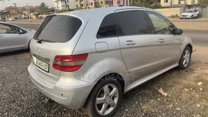 Mercedes-Benz C200 2010 Gray