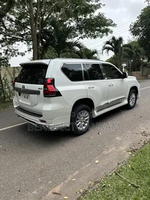 Toyota Land Cruiser Prado 4.0 Petrol GX-R 2017 White