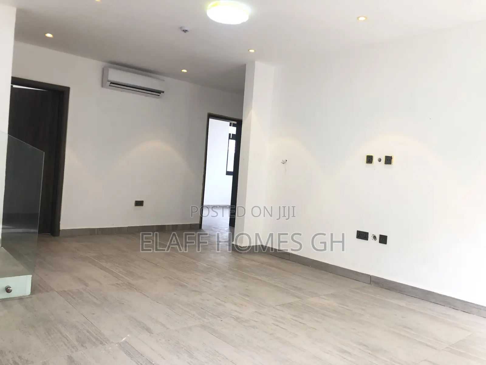 4bdrm Townhouse / Terrace in Elaffhomesgh, Otano for rent