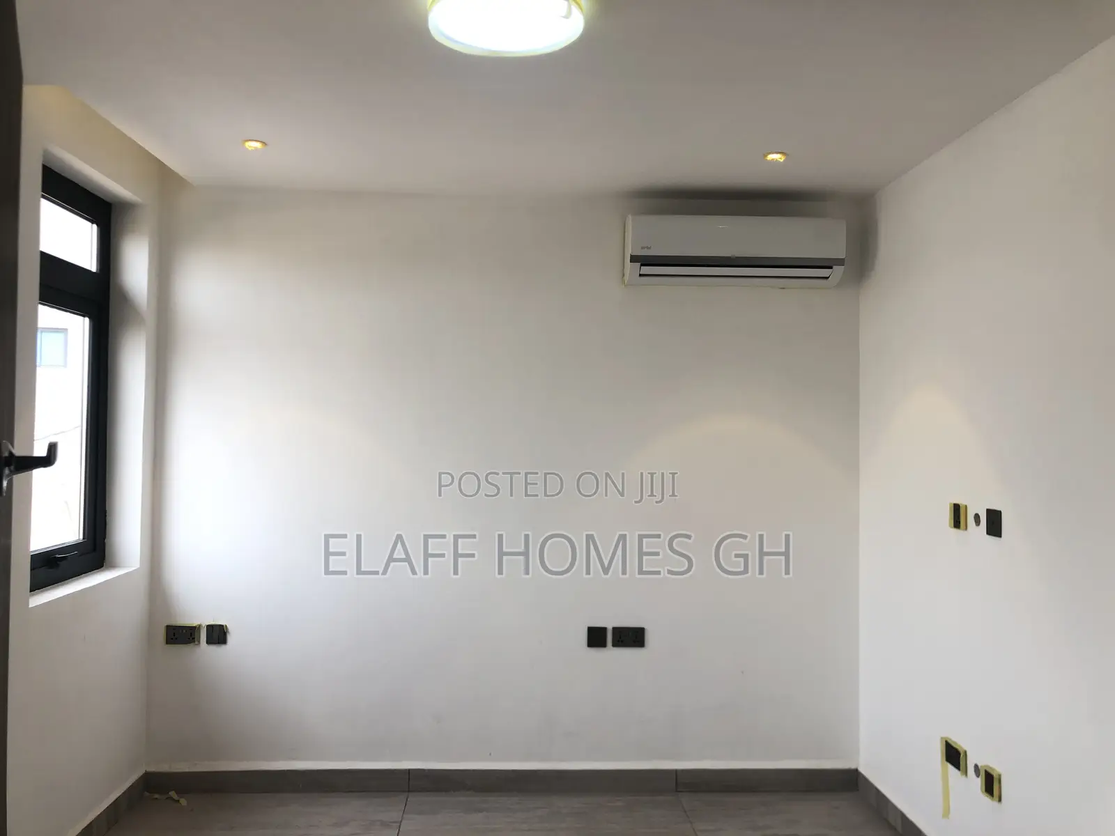 4bdrm Townhouse / Terrace in Elaffhomesgh, Otano for rent