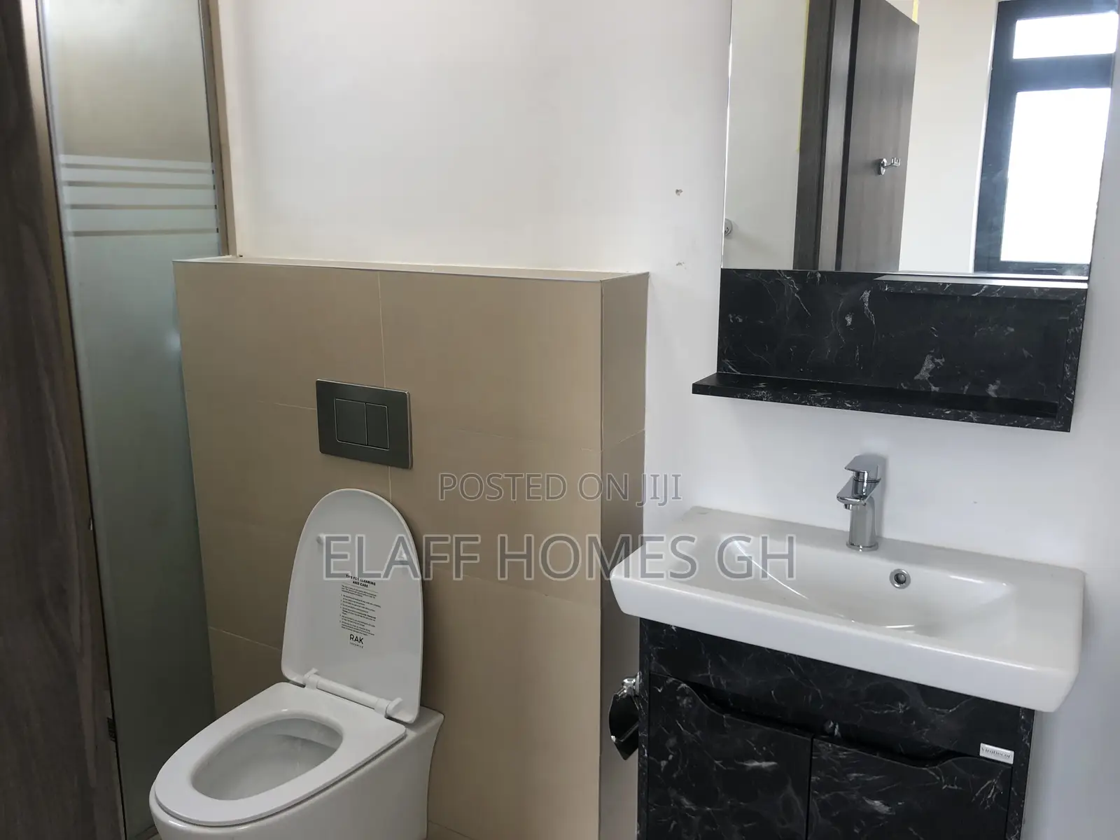 4bdrm Townhouse / Terrace in Elaffhomesgh, Otano for rent