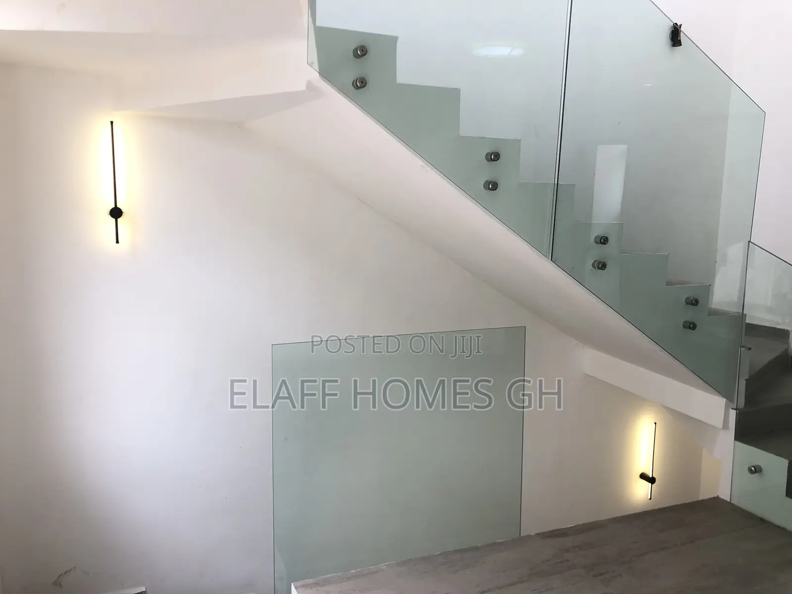 4bdrm Townhouse / Terrace in Elaffhomesgh, Otano for rent