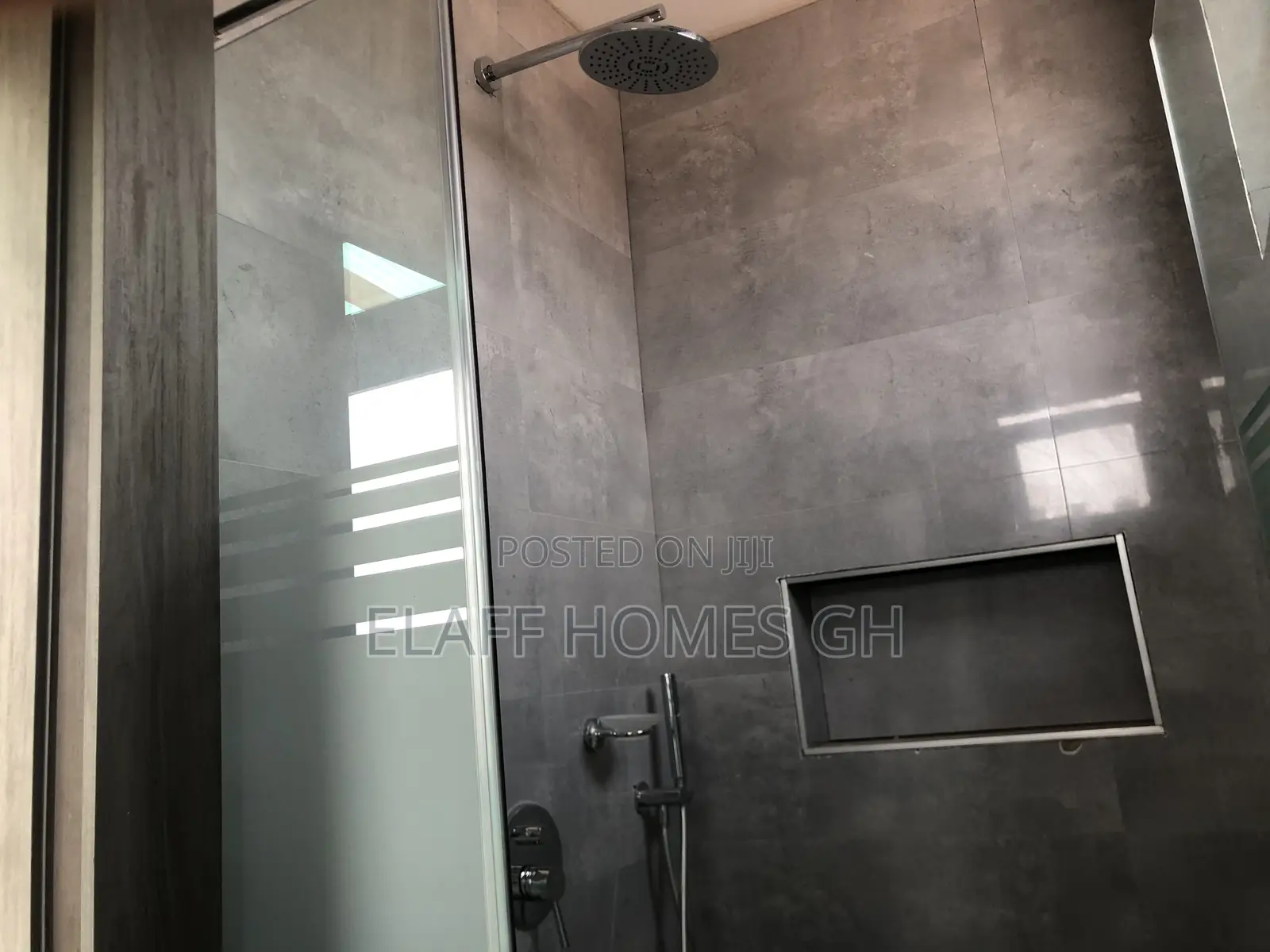 4bdrm Townhouse / Terrace in Elaffhomesgh, Otano for rent
