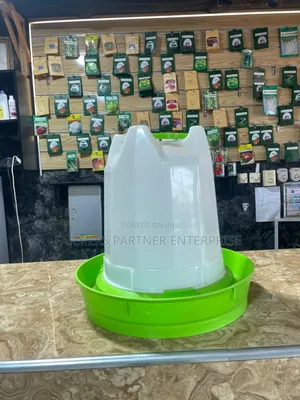 European 11 Liter Poultry Drinker