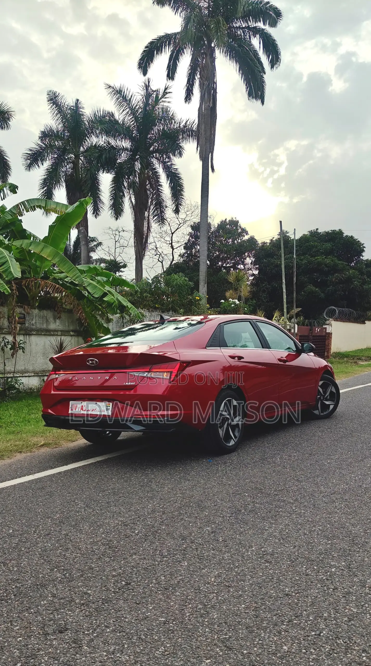 Hyundai Elantra Limited 2023 Red