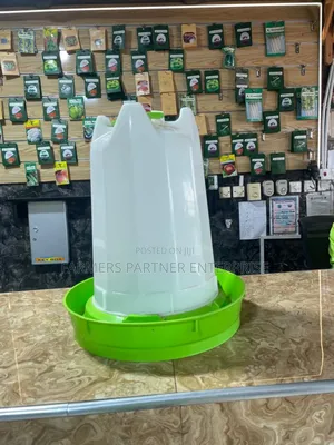 European 14 Liter Poultry Drinker
