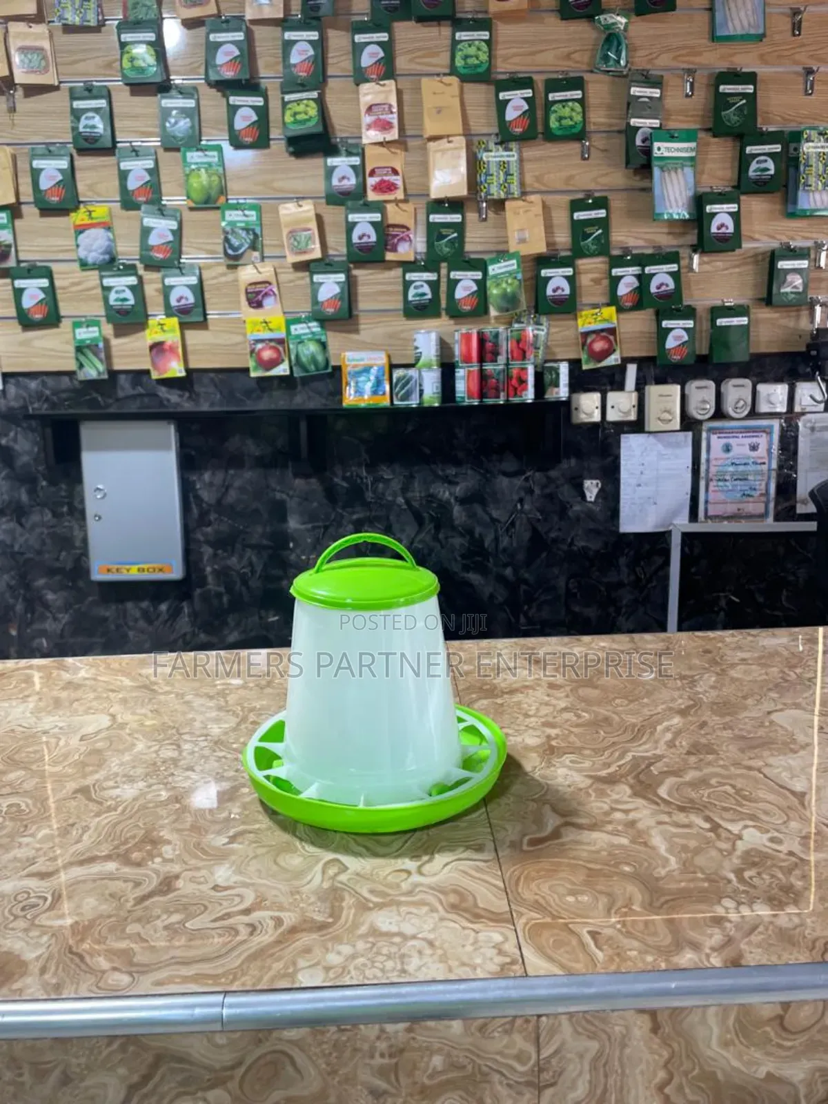 1.5kg Poultry Feeder