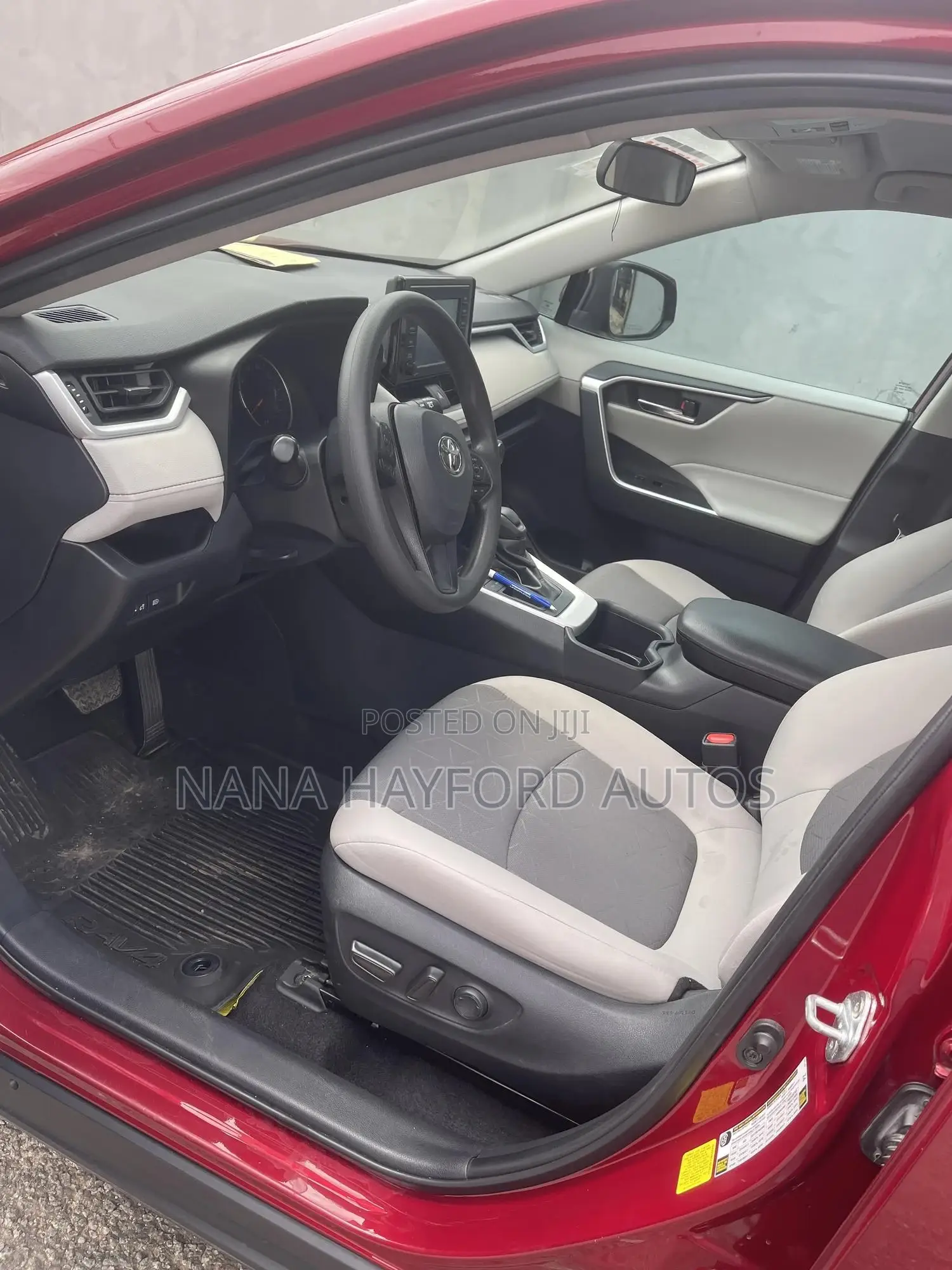 Toyota RAV4 2022 Red