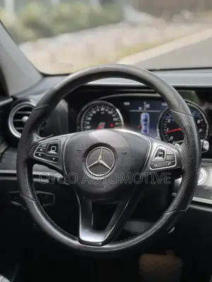 Mercedes-Benz E300 4Matic AWD Sedan (2.0L 4cyl 9A) 2017 Gray