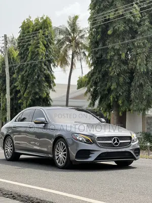 Mercedes-Benz E300 4Matic AWD Sedan (2.0L 4cyl 9A) 2017 Gray
