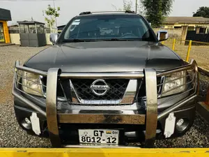 Nissan Navara 2.5 dCi 2011 Gray