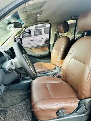 Nissan Navara 2.5 dCi 2011 Gray