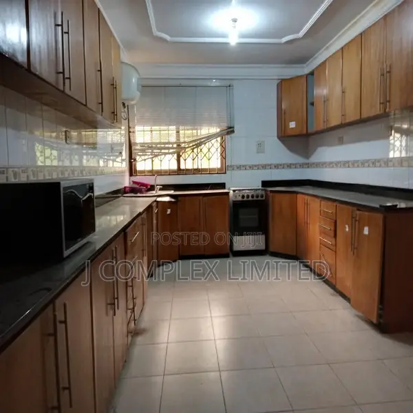 5bdrm House in US Embassy Area for sale