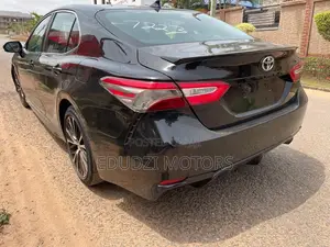 Toyota Camry SE (2.5L 4cyl 8A) 2019 Black